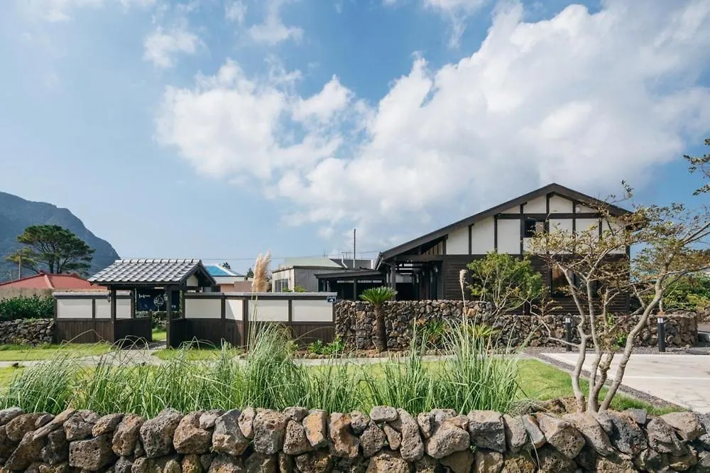 Crobe Sanbang Hotel Jeju